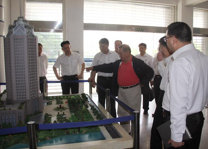 2013年9月，全國政協人口資源環境委員會主任陳邦柱來公司